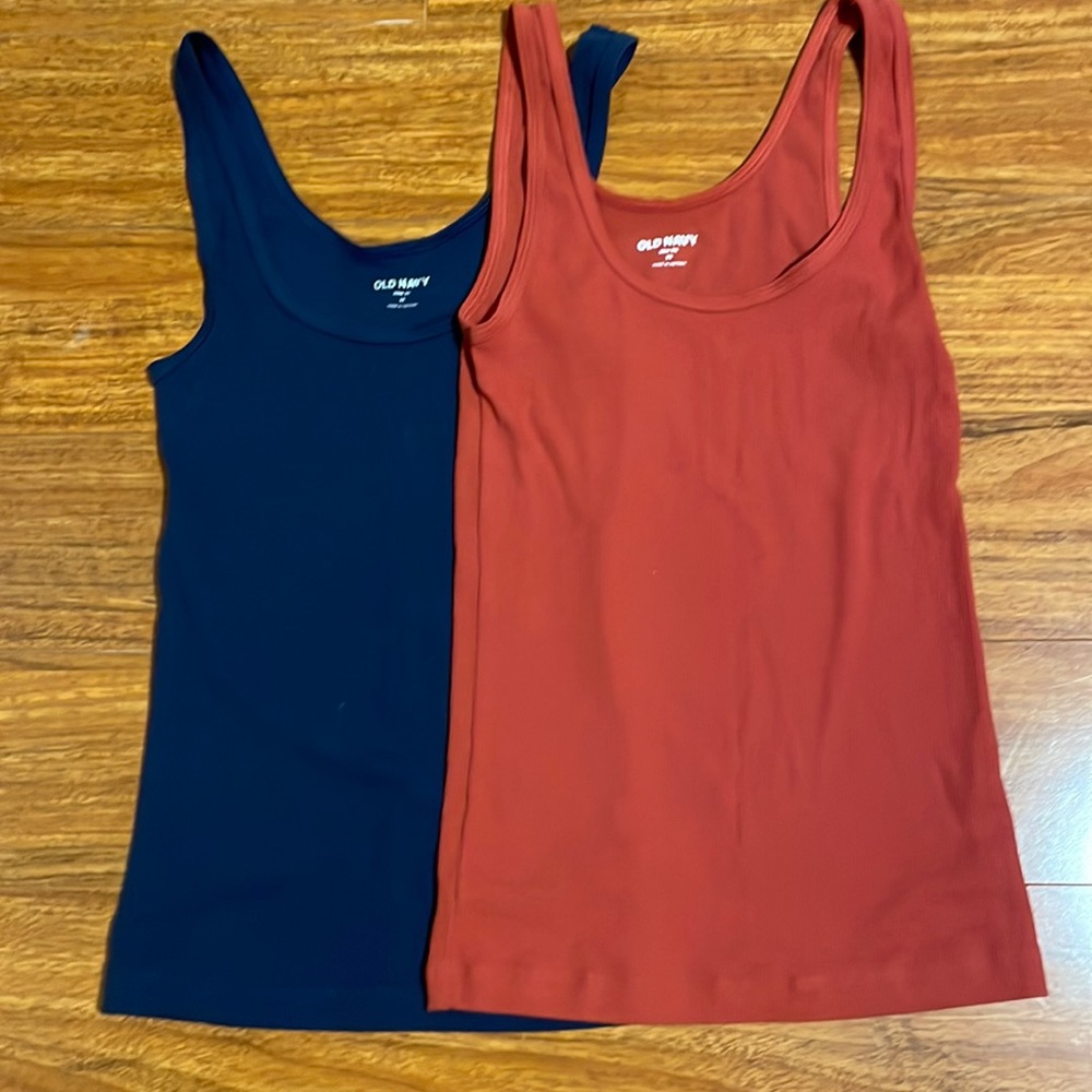 Bundle of 2 Old Navy Slim Fit Ribbed Tanks- XS